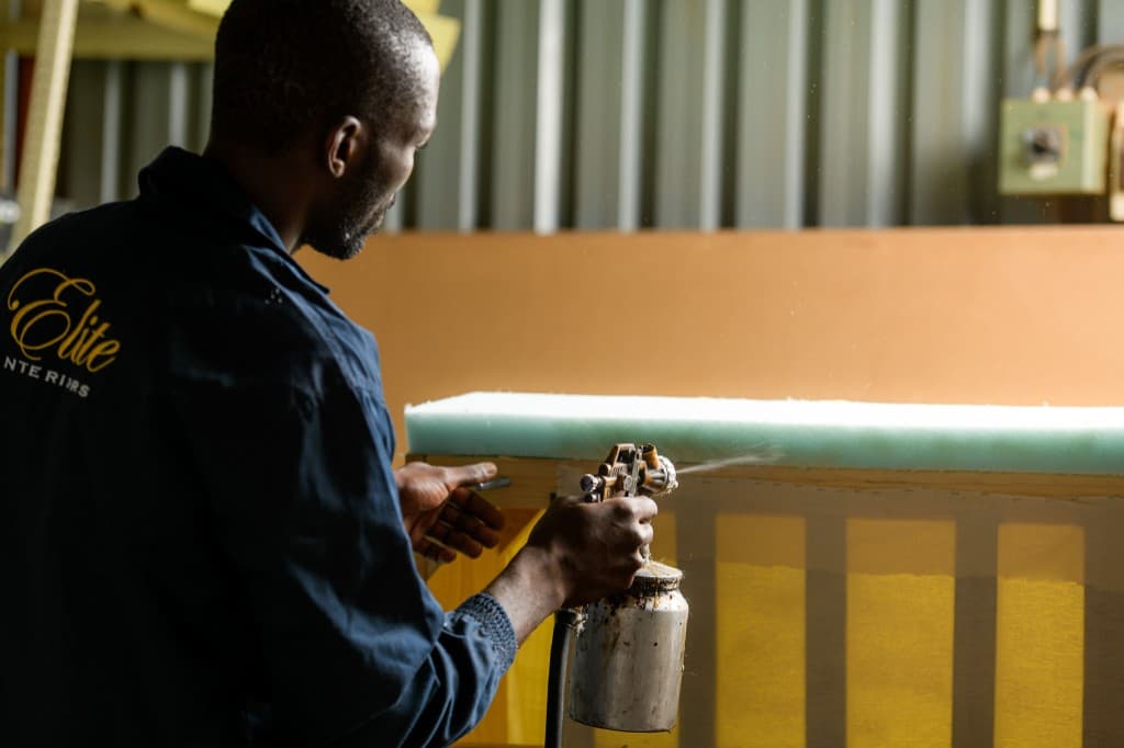 Spray application in the workshop.